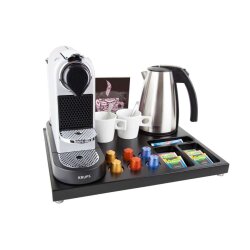 Willkommenstablett SUPREME Schwarz-Braun mit Wasserkocher STYLE 1,0 L Edelstahl und 2 weiße Porzellantassen mit A5 Prospekthalter